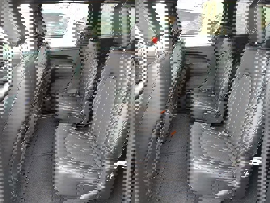 New 2026 Chrysler Pacifica Select image 5