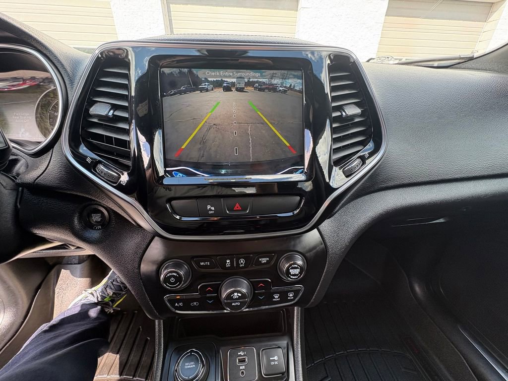 Used 2019 Jeep Cherokee High Altitude image 14