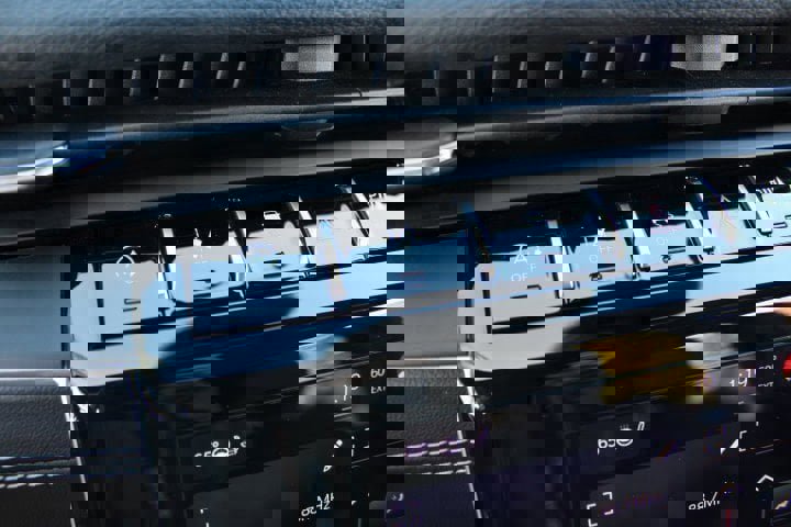 Used 2023 Jeep Grand Cherokee Altitude image 18