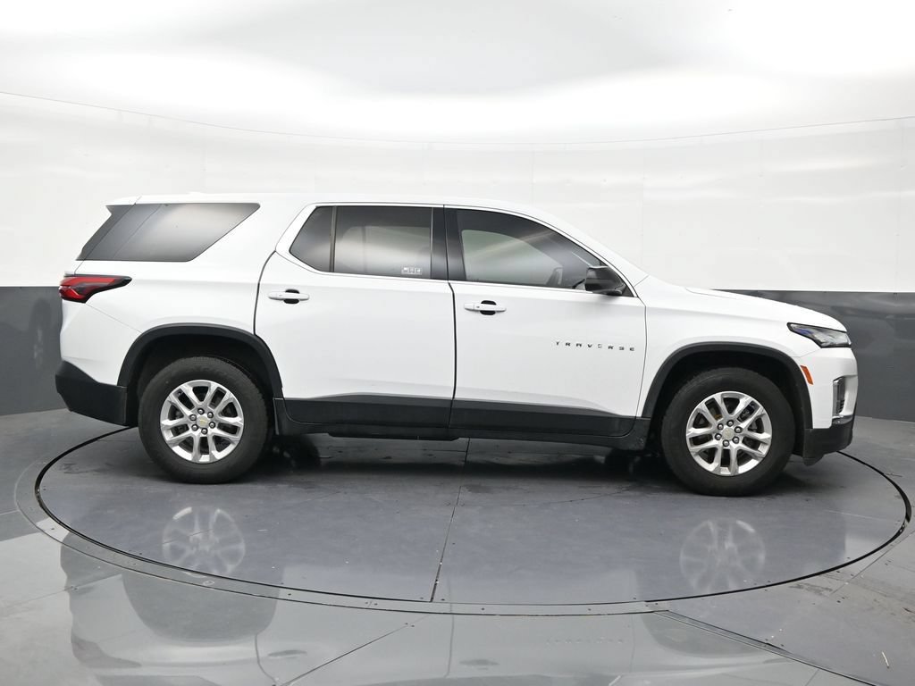 Used 2023 Chevrolet Traverse LS FWD image 6