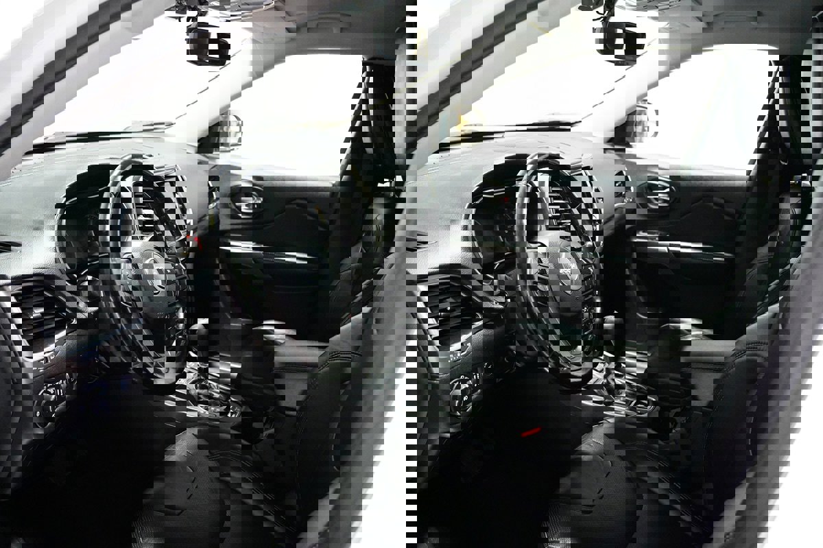 Used 2020 Jeep Cherokee Limited image 14