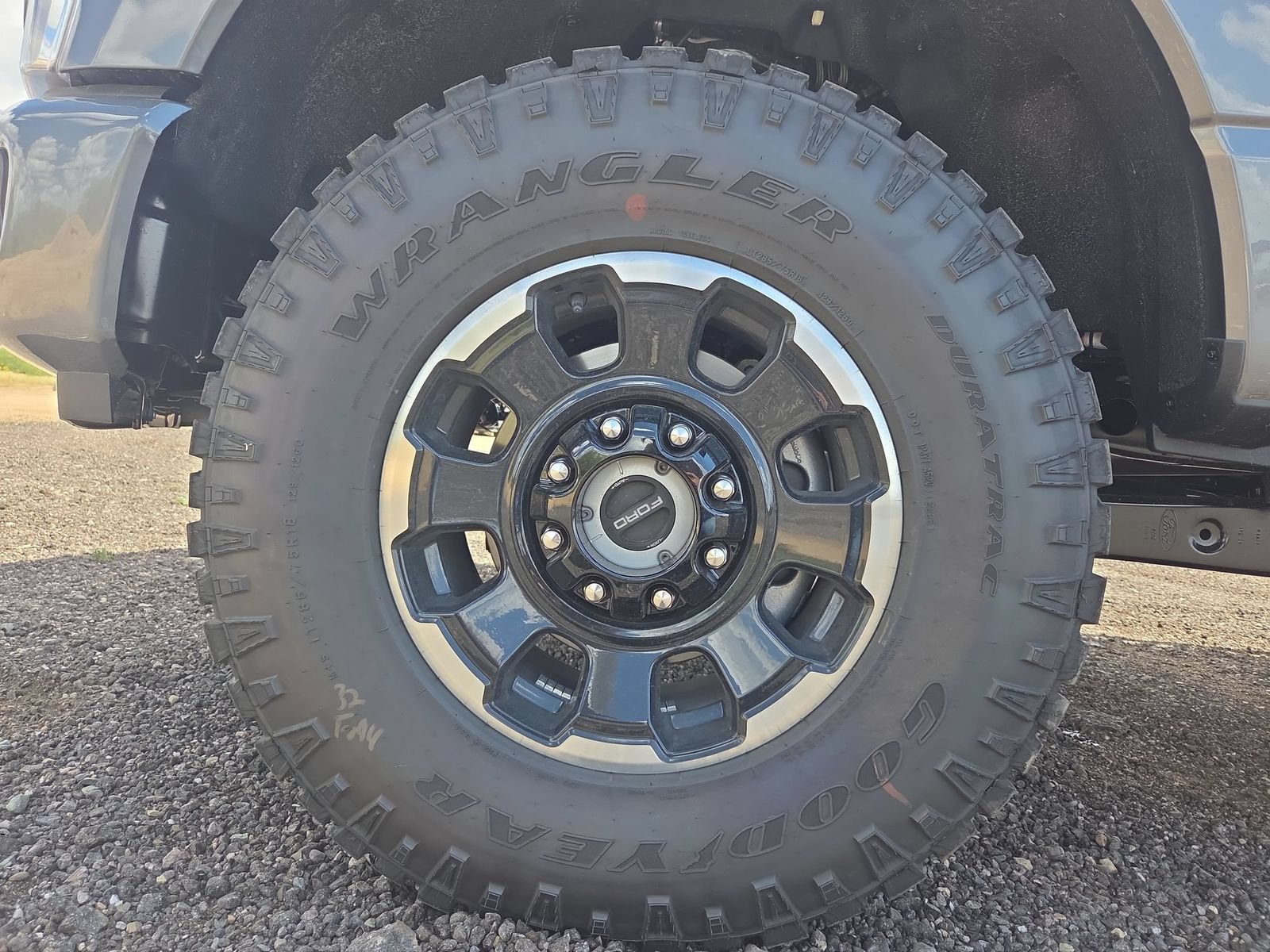 New 2026 Ford F250 Lariat w/ Tremor Off-Road Package AWD/4WD image 10