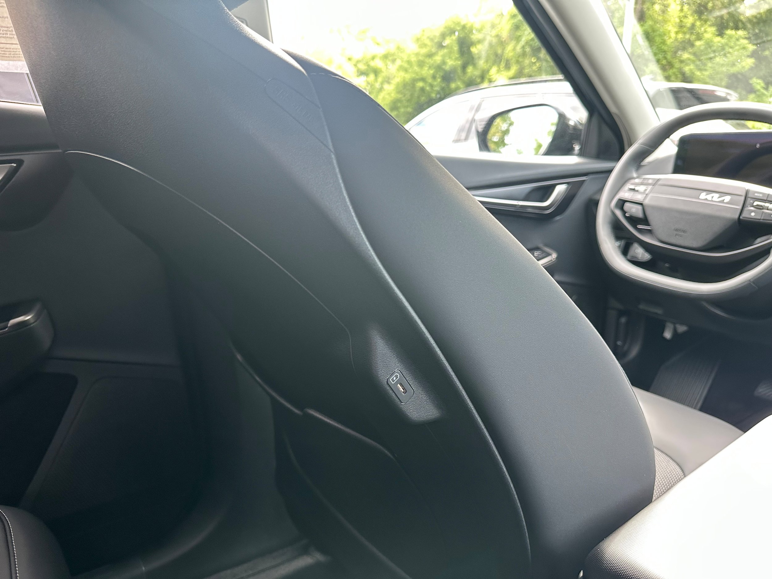 New 2025 Kia EV6 Light w/ Light LR Technology Package image 16