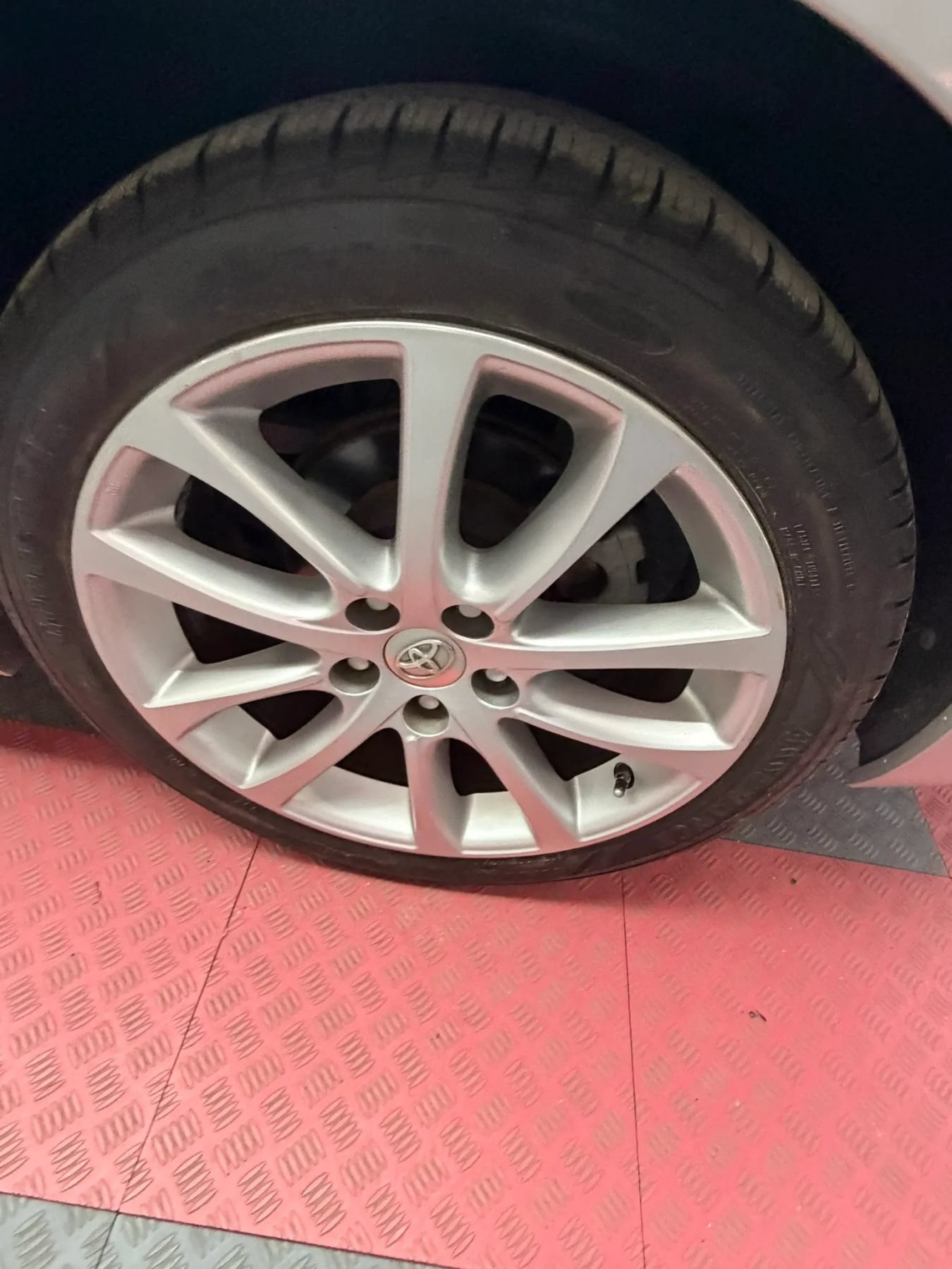 Used 2013 Toyota Avalon XLE Touring FWD image 32