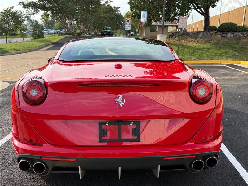 Used 2015 Ferrari California T RWD image 6