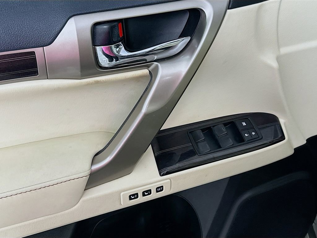 Used 2021 Lexus GX 460 Premium w/ Premium Package image 21
