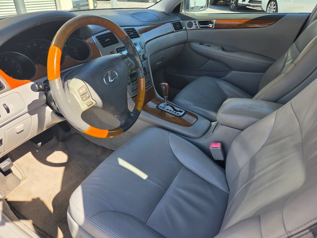 Used 2005 Lexus ES 330 FWD image 15