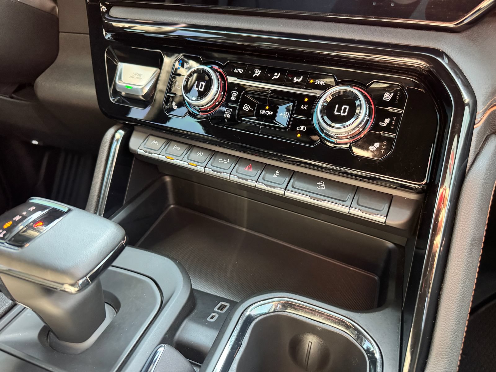 Used 2023 GMC Sierra 1500 AT4 w/ Technology Package AWD/4WD image 22