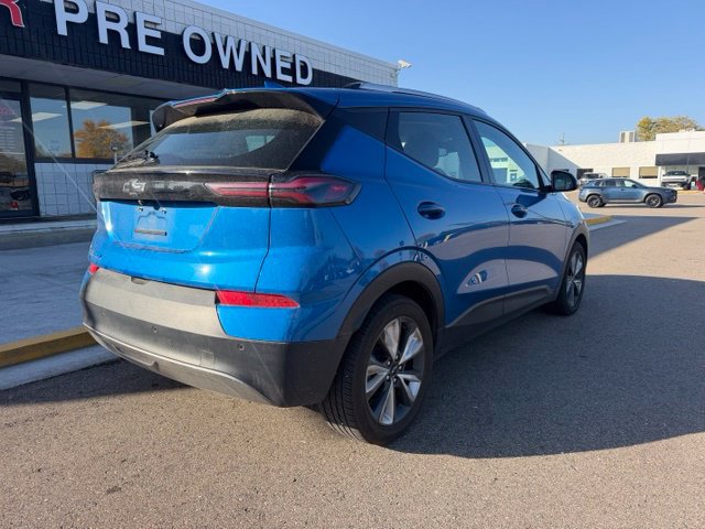 Used 2023 Chevrolet Bolt EUV LT w/ Convenience Package FWD image 7