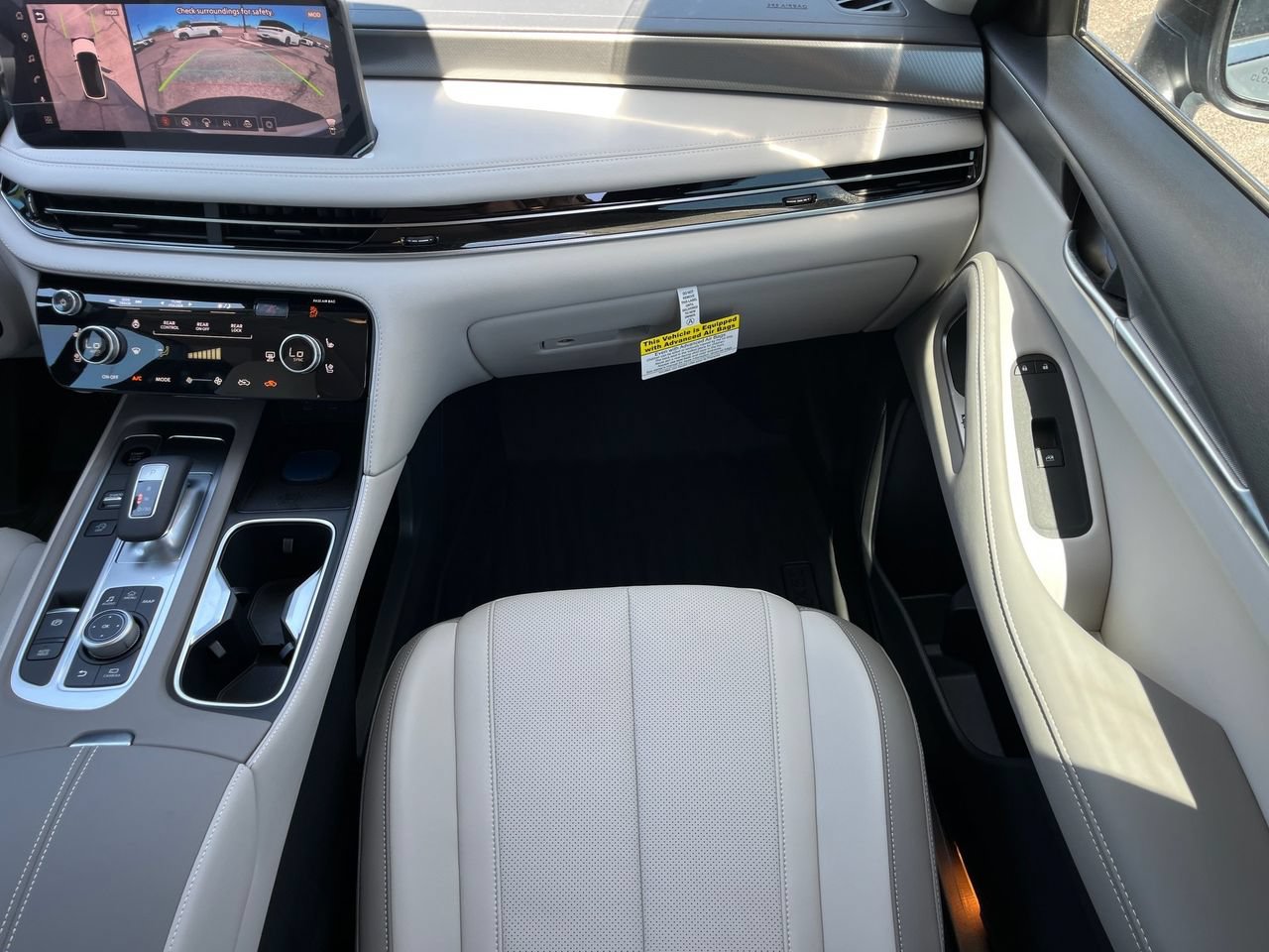 New 2027 INFINITI QX60 Luxe w/ Cargo Package FWD image 15
