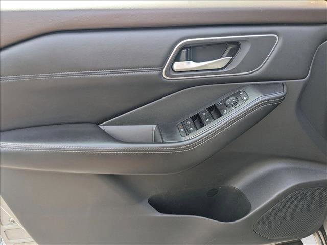Used 2021 Nissan Rogue SV w/ Premium Package FWD image 10