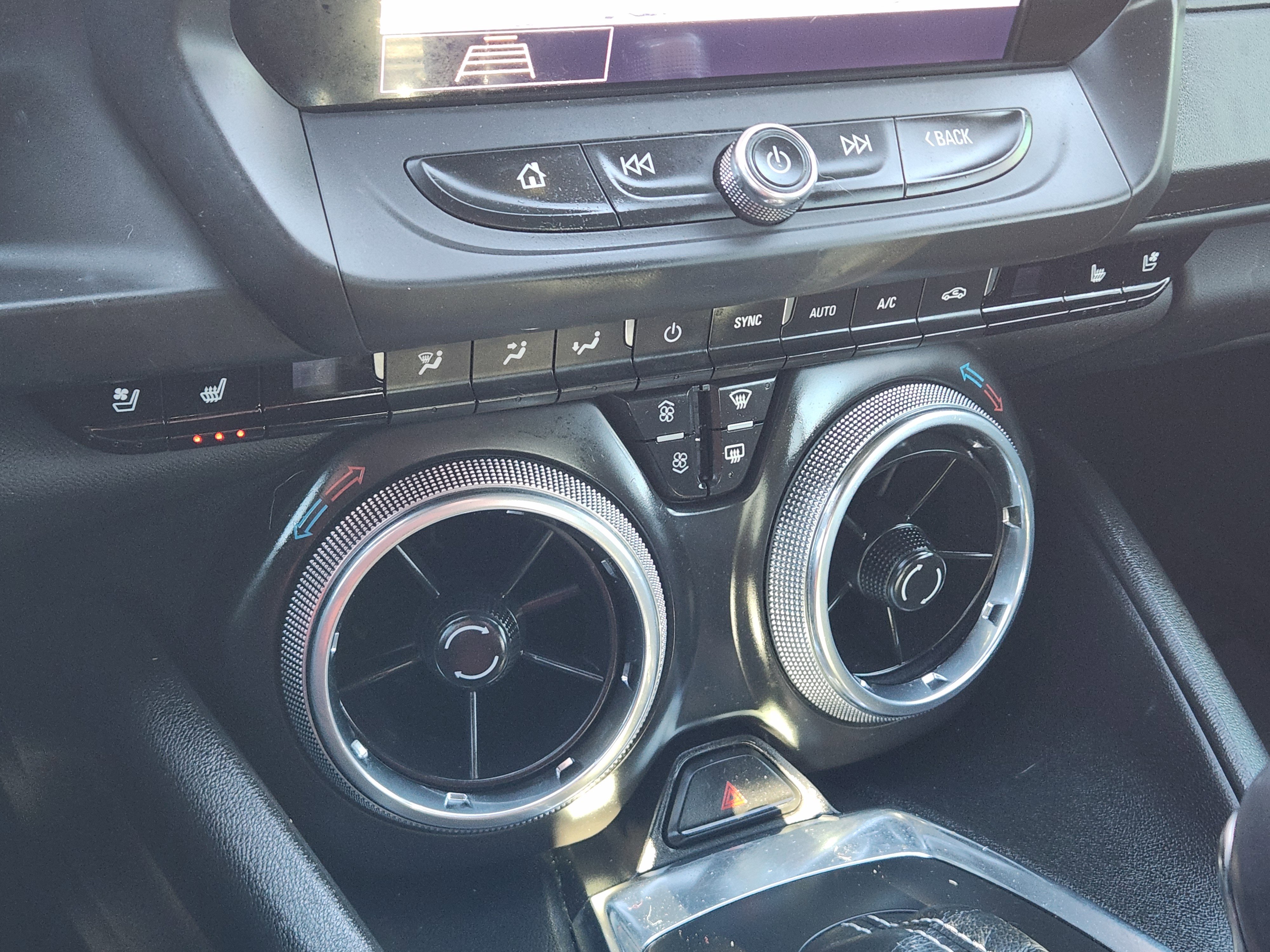 Used 2020 Chevrolet Camaro LT w/ RS Package image 28