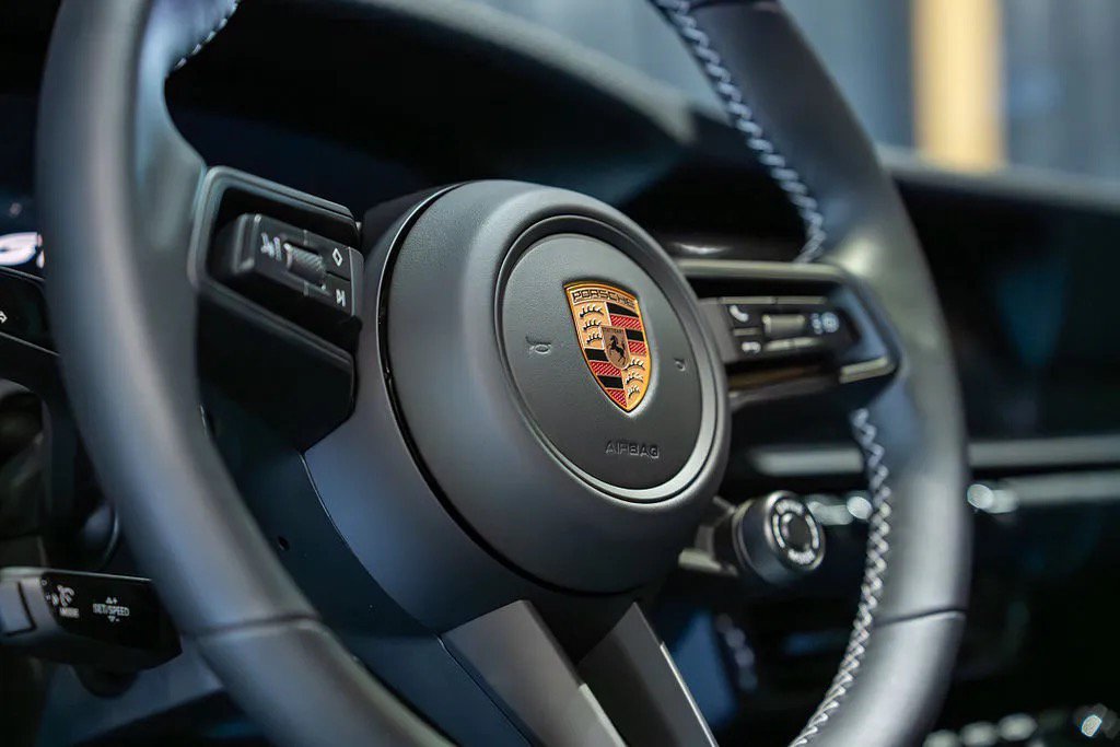 Used 2026 Porsche 911 GT3 RWD image 10