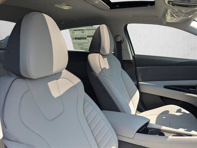 New 2025 Hyundai Elantra Limited image 23