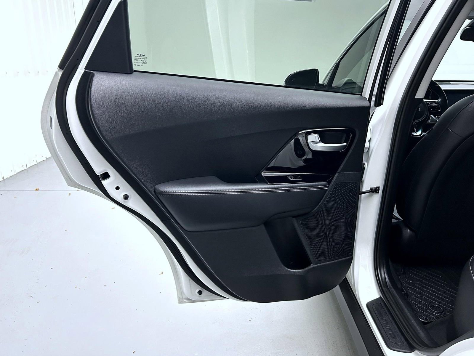 Used 2021 Kia Niro EX image 20