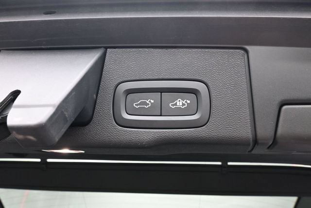 Used 2024 Volvo XC60 B5 Plus w/ Protection Package Premier AWD/4WD image 30