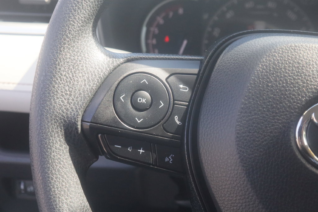 Used 2025 Toyota RAV4 XLE AWD/4WD image 8