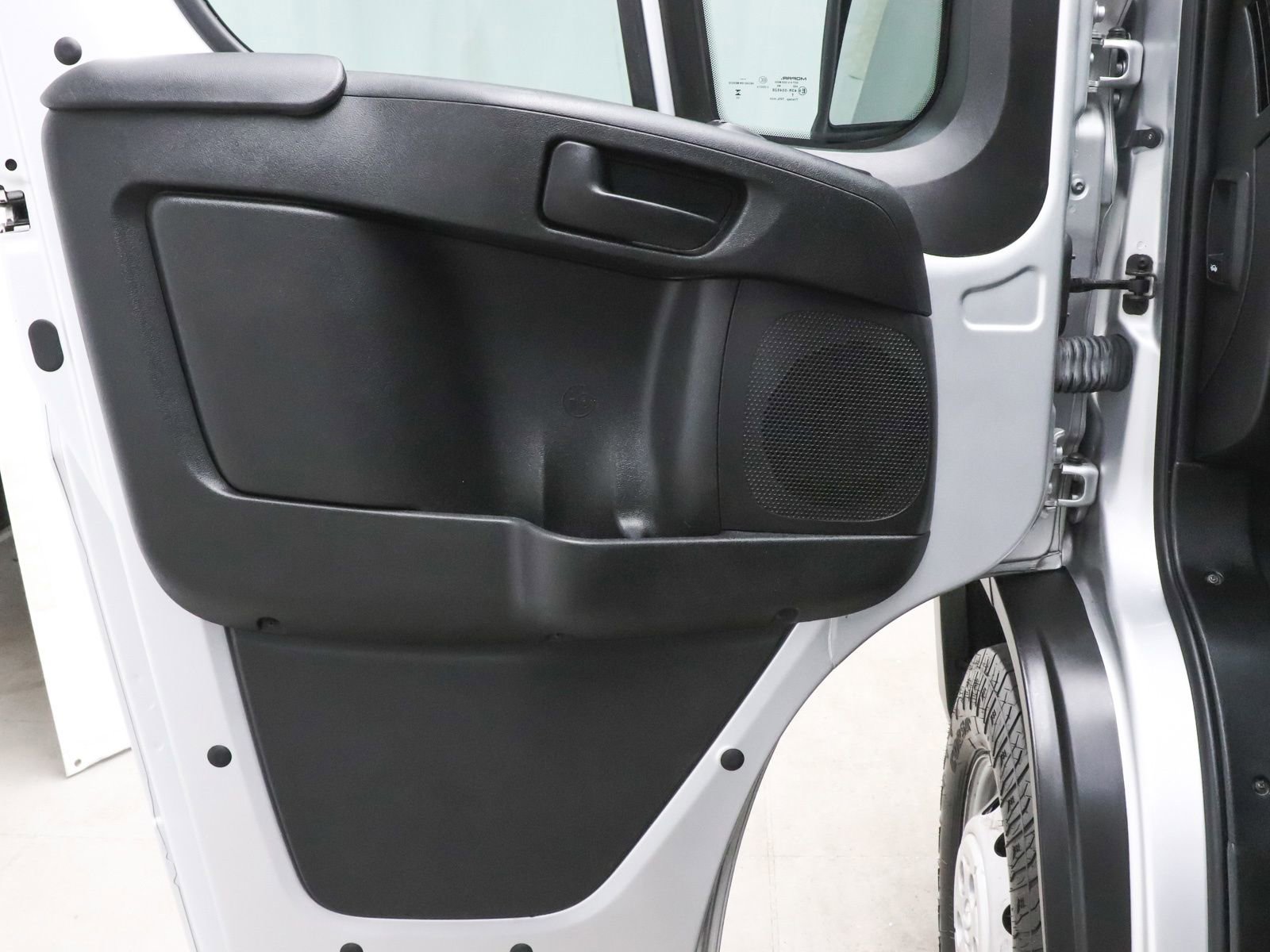Used 2023 RAM ProMaster 2500 FWD image 12