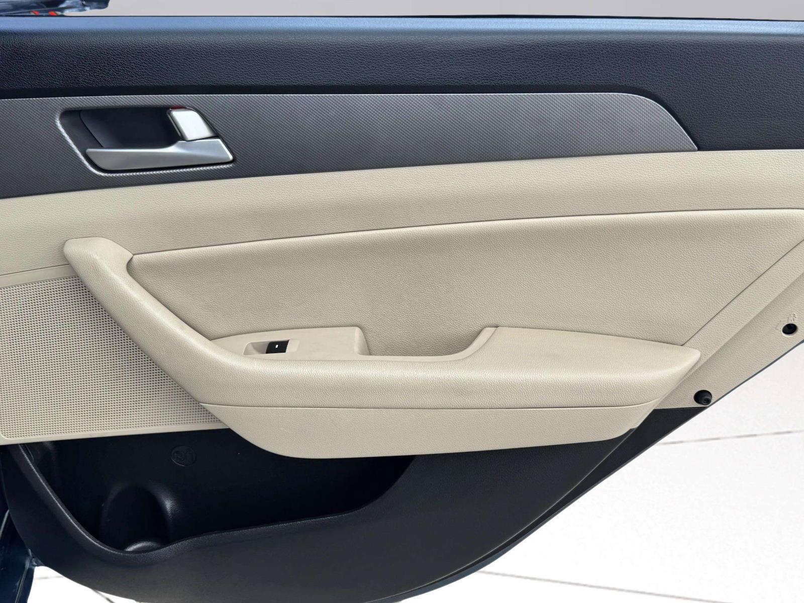 Used 2015 Hyundai Sonata SE FWD image 54
