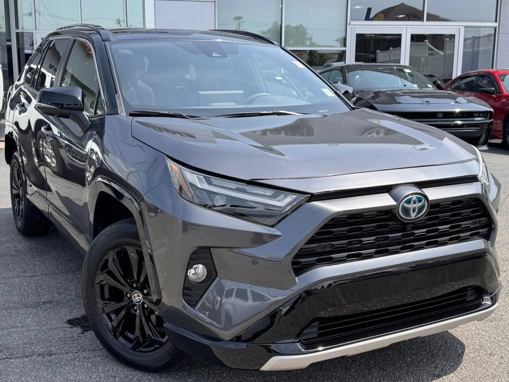 Used 2025 Toyota RAV4 XSE w/ Advanced Technology Package AWD/4WD image 1