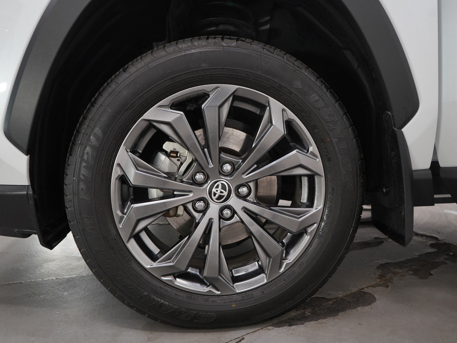 Used 2025 Toyota RAV4 Limited w/ Advanced Technology Package AWD/4WD image 32