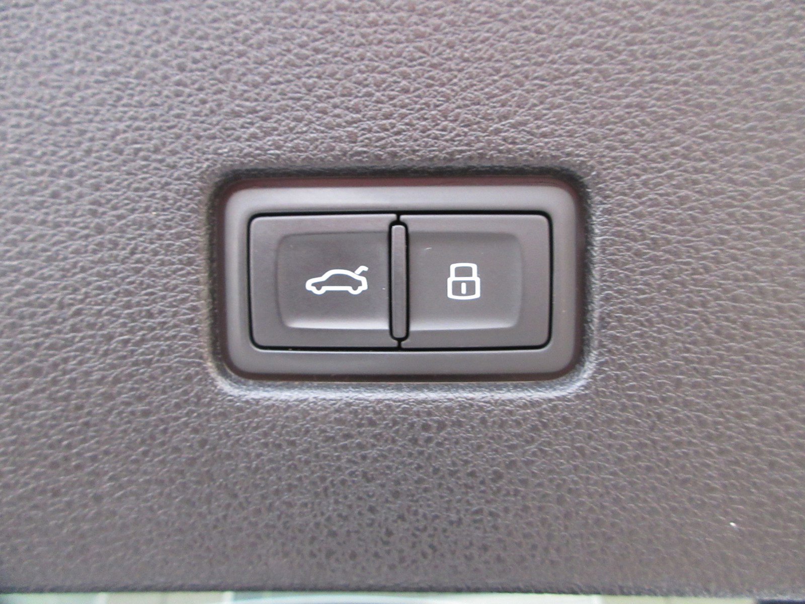 Used 2020 Audi Q8 Premium Plus image 55