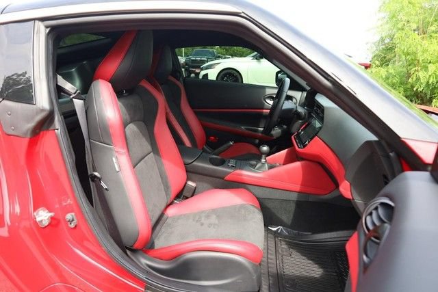 Certified 2025 Nissan Z Performance w/ Floor Mat Package RWD image 21