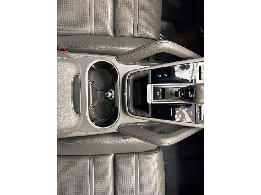 Used 2021 Porsche Cayenne E-Hybrid AWD/4WD image 22