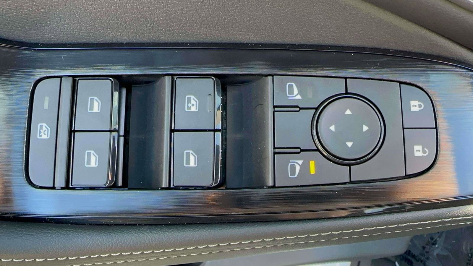 Used 2026 Nissan Rogue SV image 14