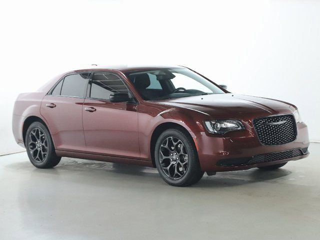 Used 2022 Chrysler 300 Touring w/ Sport Appearance Package image 9