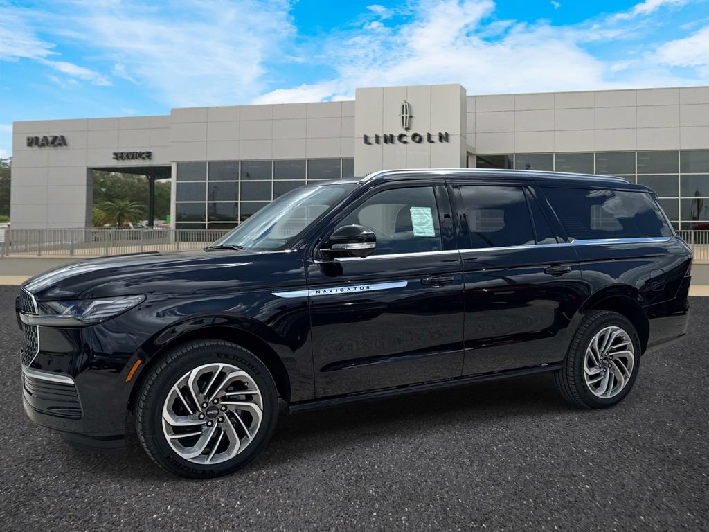 New 2026 Lincoln Navigator L Reserve AWD/4WD image 7