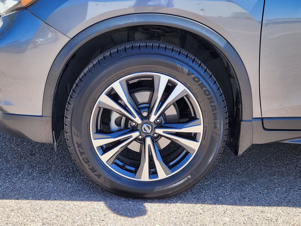 Used 2019 Nissan Rogue SV w/ Premium Package AWD/4WD image 8