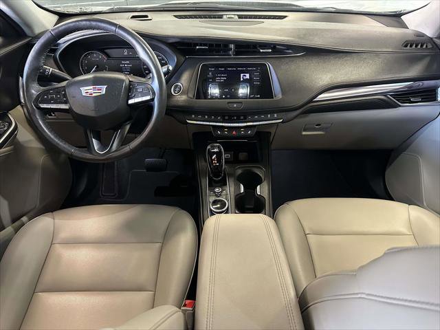 Used 2023 Cadillac XT4 Luxury w/ Cold Weather Package image 16