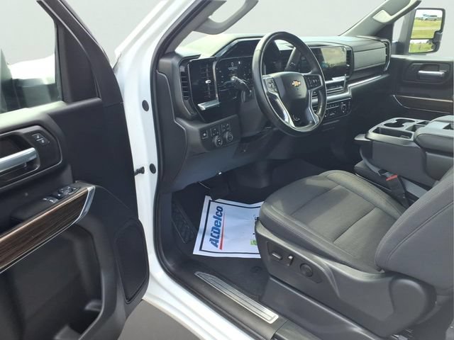 Used 2025 Chevrolet Silverado 3500 LT AWD/4WD image 10
