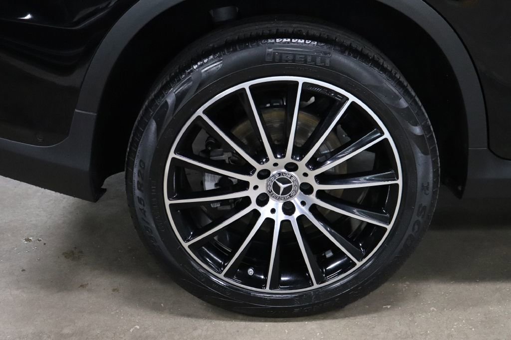 Used 2021 Mercedes-Benz GLC 300 w/ AMG Line image 31