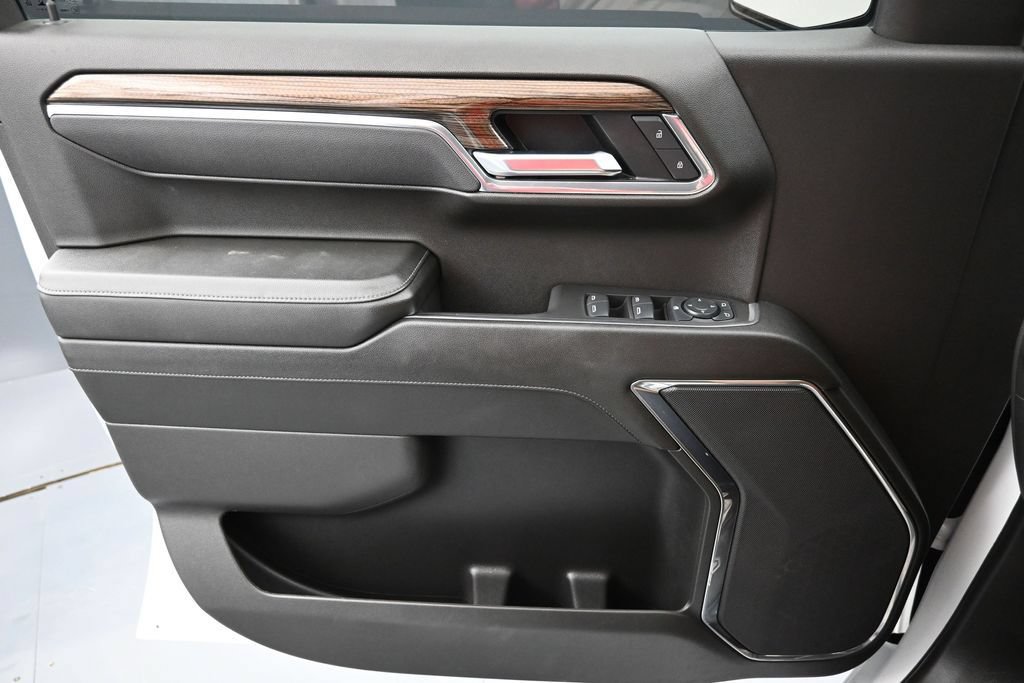 Used 2025 Chevrolet Silverado 1500 LT RWD image 17