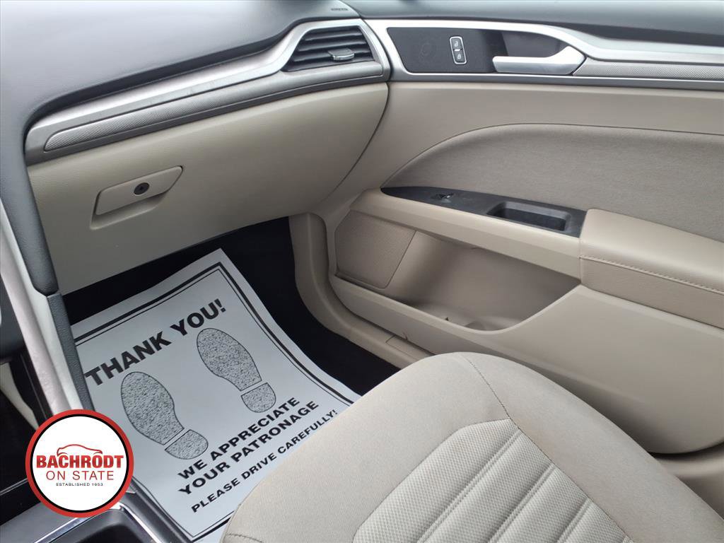 Used 2019 Ford Fusion SE FWD image 22