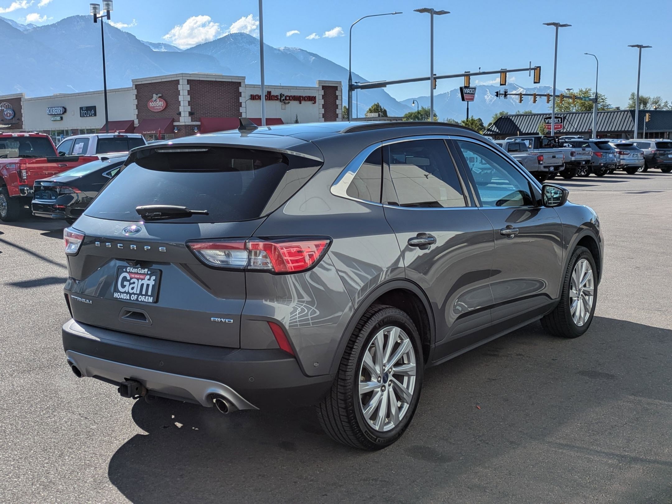 Used 2021 Ford Escape Titanium w/ Titanium Elite Package AWD/4WD image 3