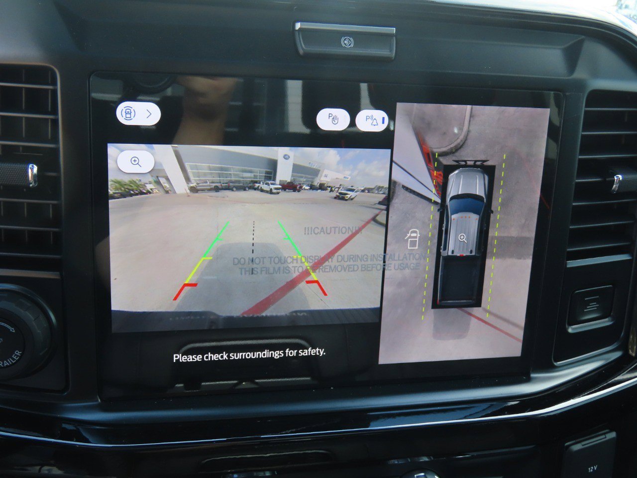 New 2026 Ford F250 Lariat w/ Black Appearance Package image 30