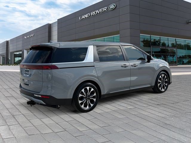 Used 2022 Kia Carnival EX FWD image 5