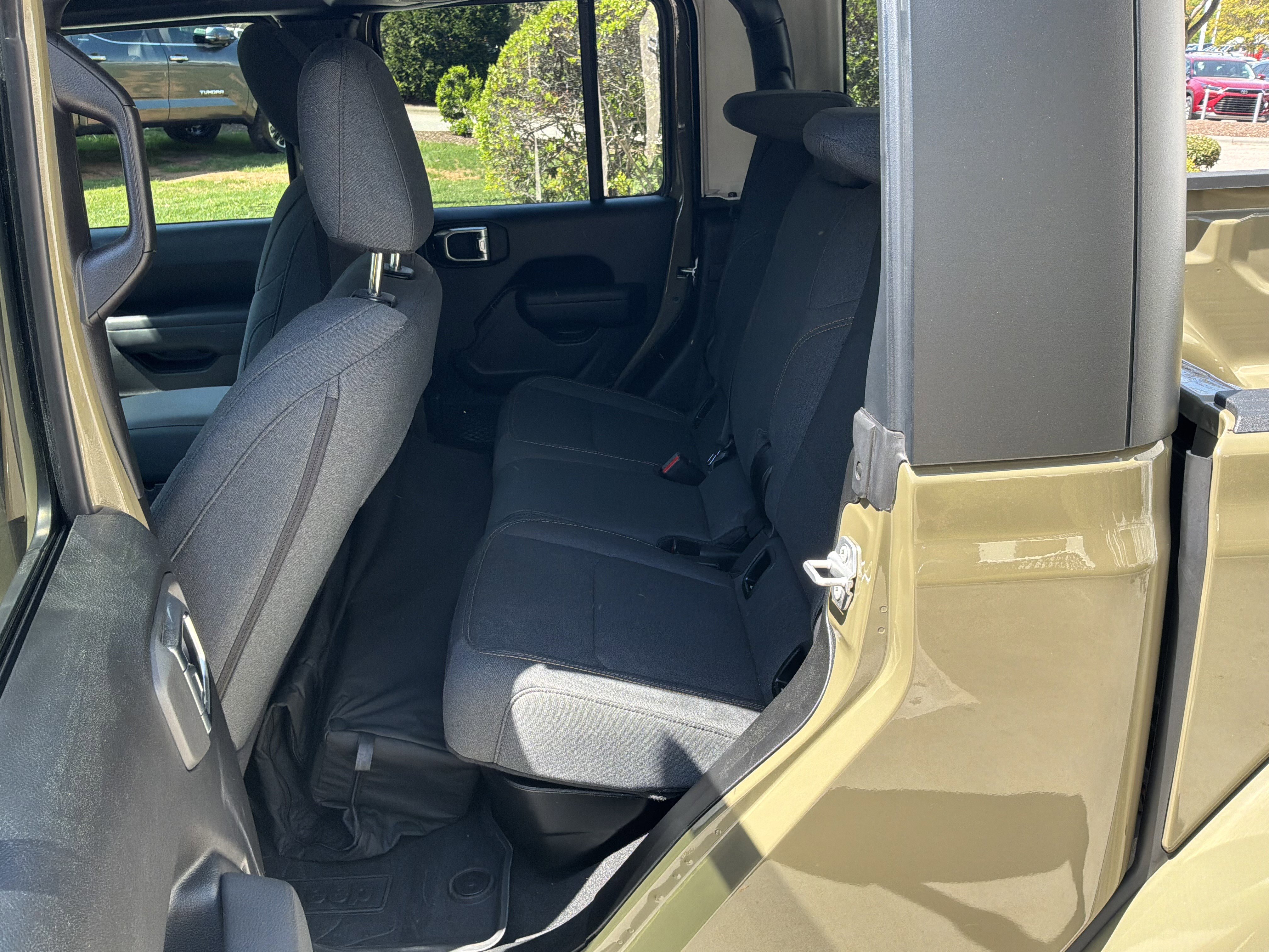 Used 2025 Jeep Gladiator Willys image 29