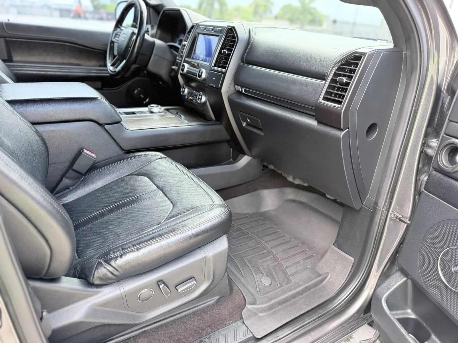 Used 2020 Ford Expedition Max Limited RWD image 36