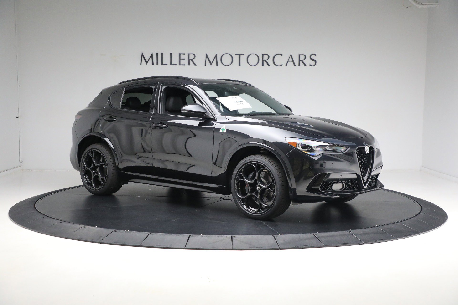 New 2024 Alfa Romeo Stelvio Quadrifoglio w/ Active Assist Plus Package AWD/4WD image 27
