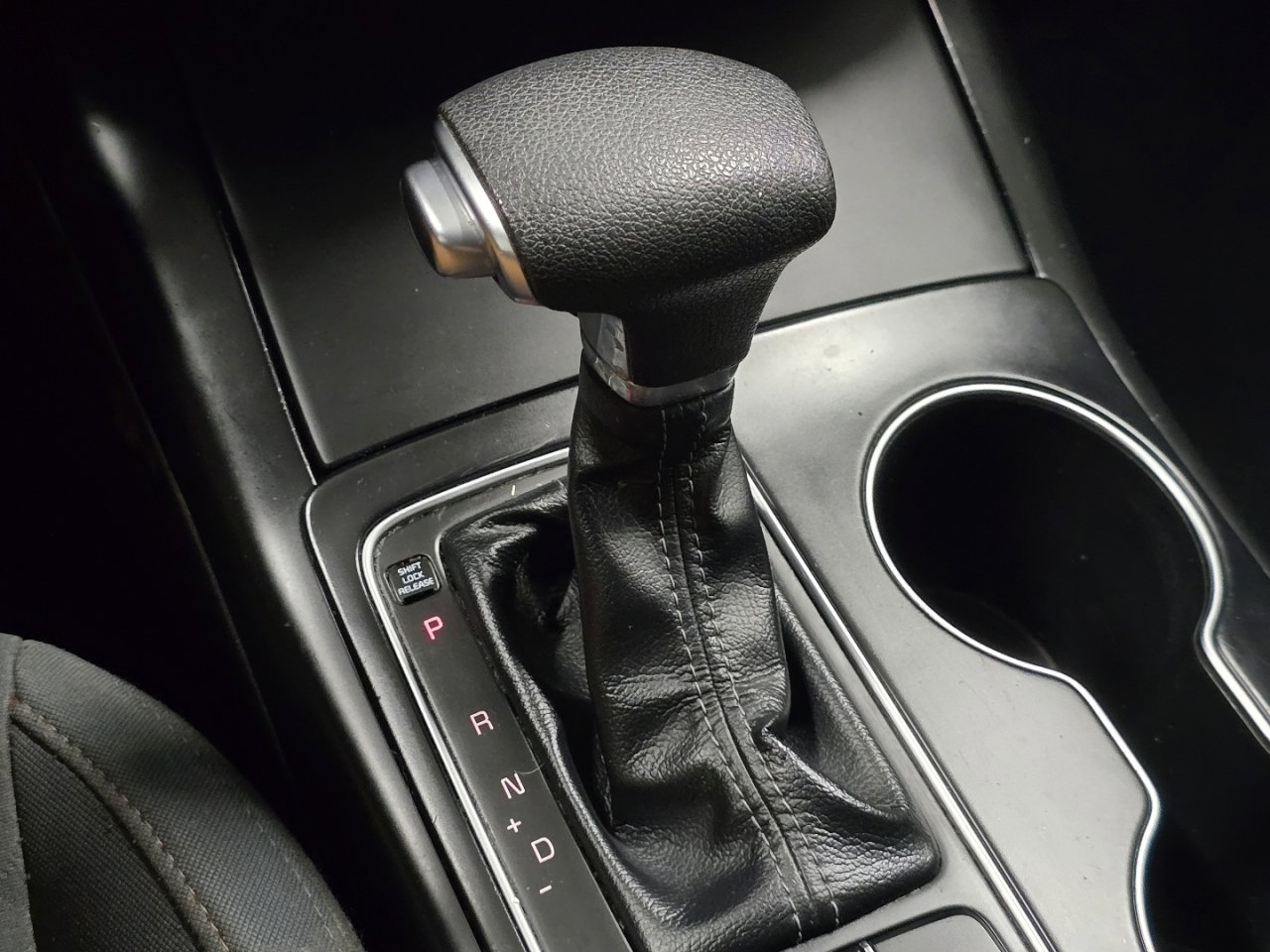 Used 2019 Kia Sorento LX image 29