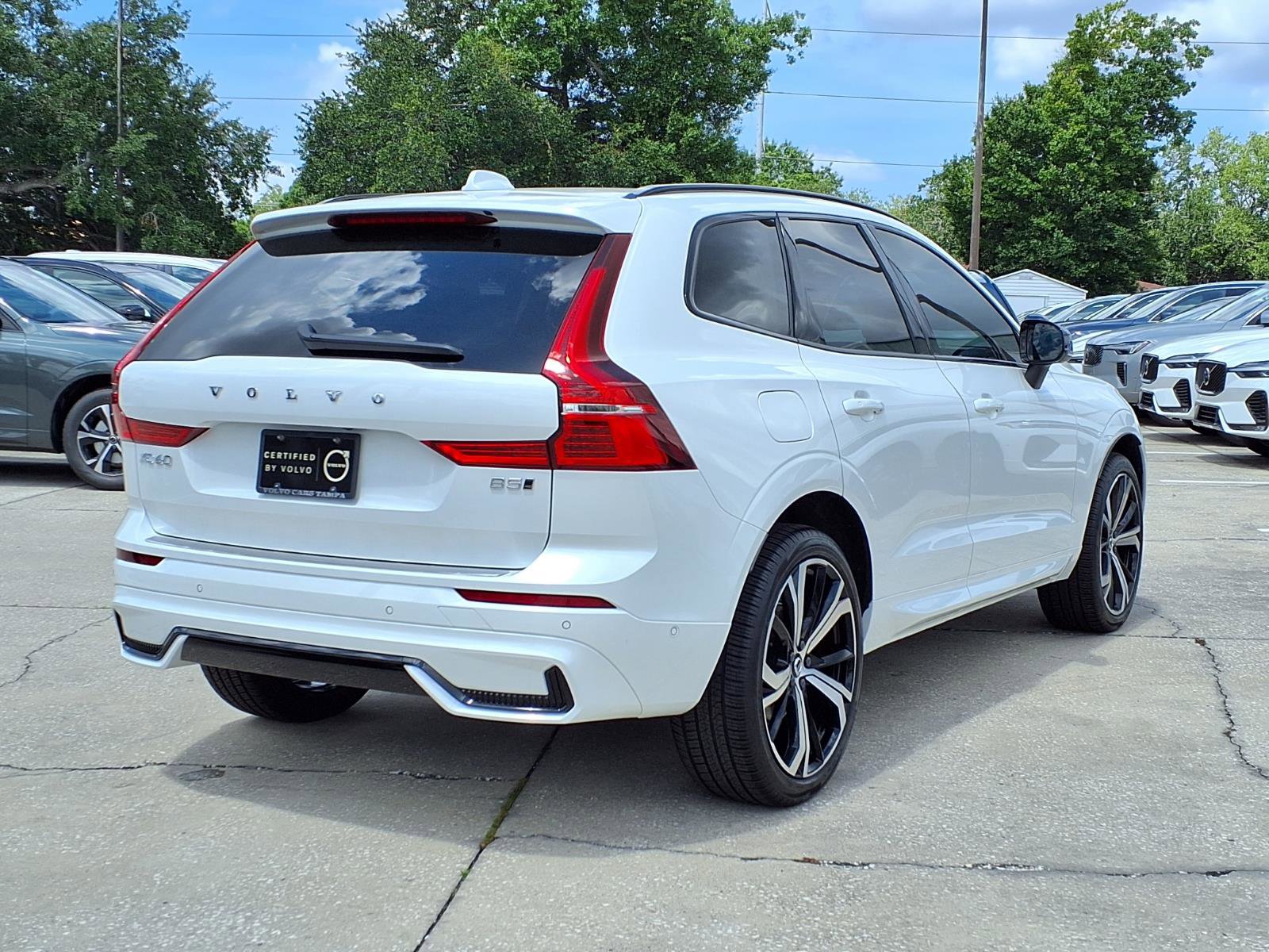 Certified 2025 Volvo XC60 B5 Ultra w/ Protection Package Premier AWD/4WD image 7