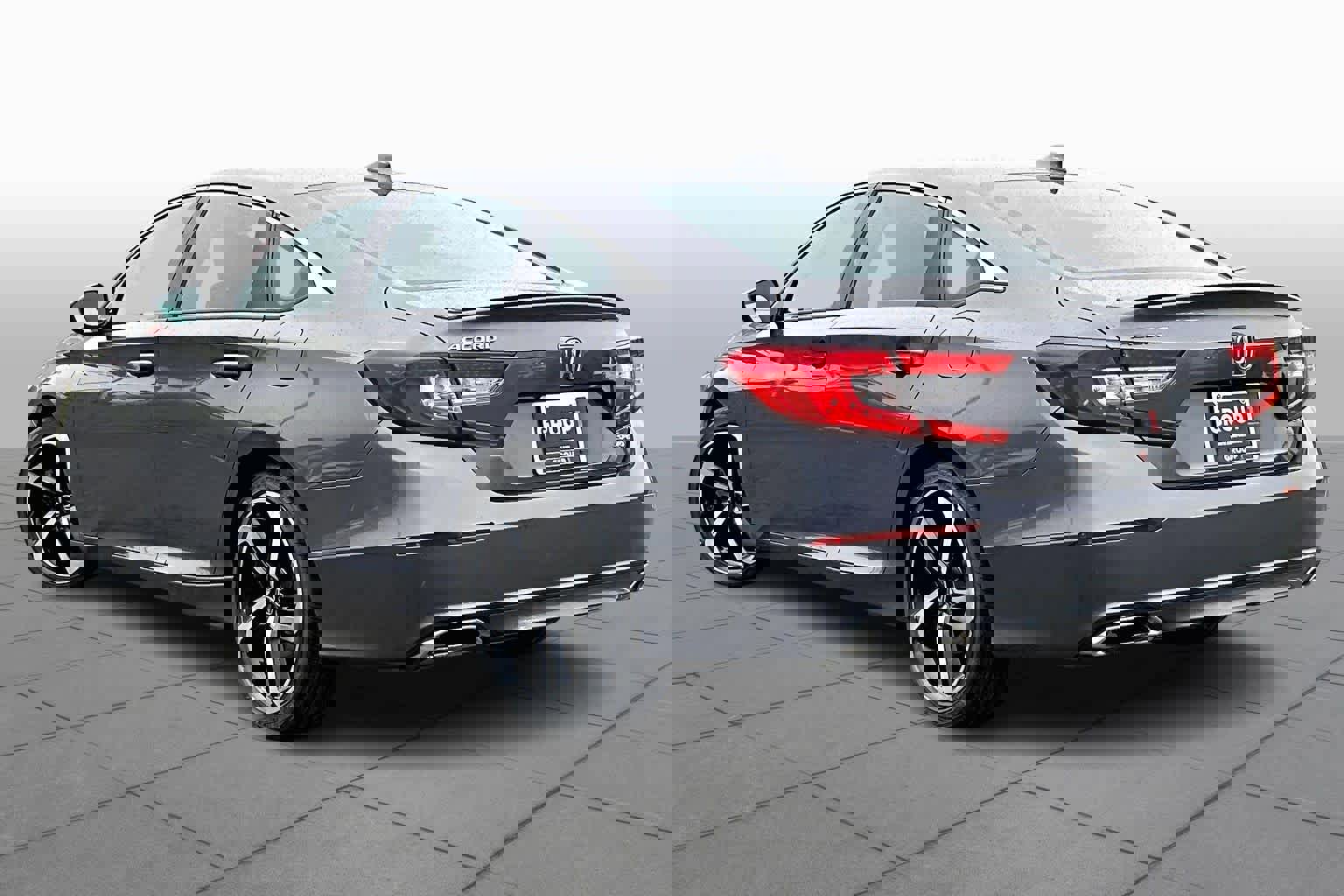 Used 2018 Honda Accord Sport image 12