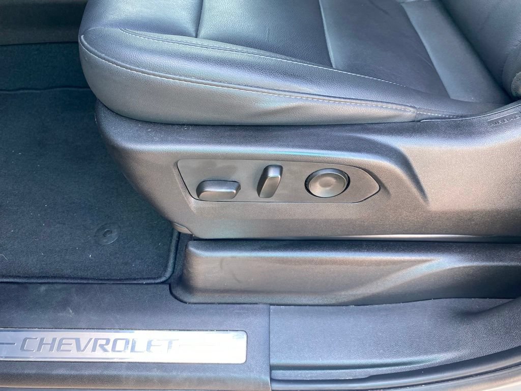 Used 2025 Chevrolet Tahoe LT w/ Comfort Package AWD/4WD image 16