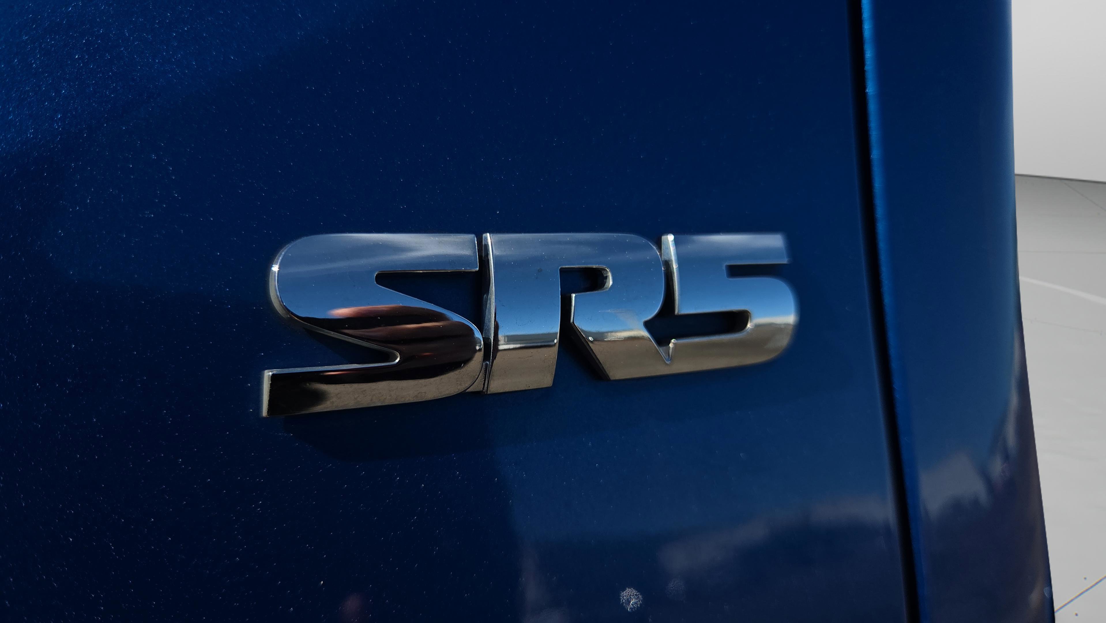 Used 2016 Toyota Tacoma SR5 w/ Towing Package image 13