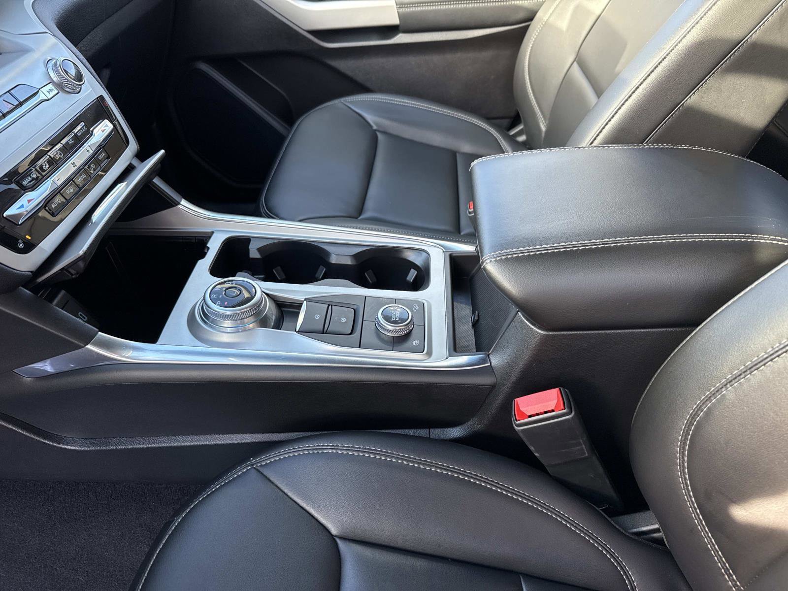 Used 2023 Ford Explorer XLT w/ Equipment Group 202A image 14