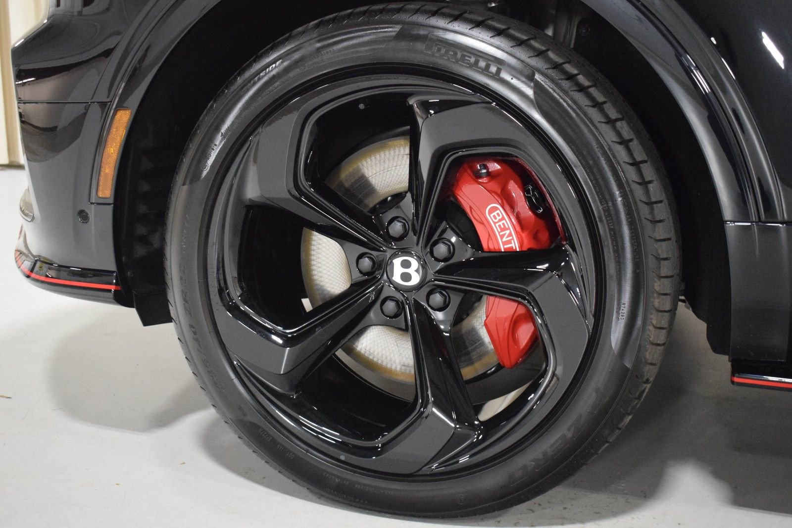 New 2025 Bentley Bentayga AWD/4WD image 17